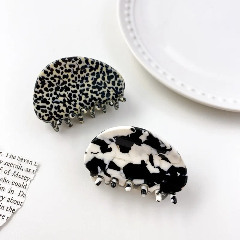 

2021 New Leopard Print Cow Color Acrylic Hair Clip Semicircle Exquisite Hair Accessory Shark Clip Fashion Headdress Small 5CM