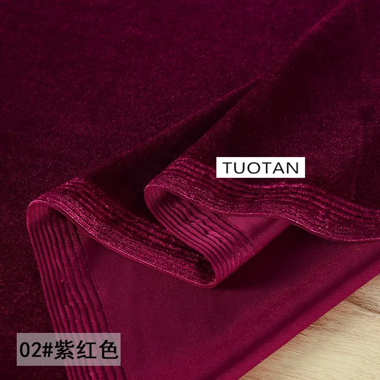 Фиолетово-красная ткань с эластичным золотым бархатным покрытием на всех