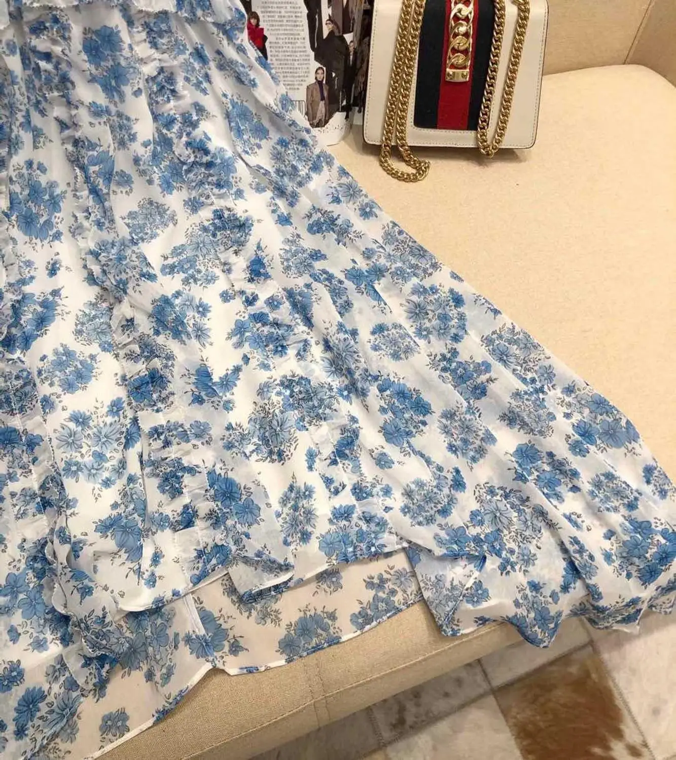 

Women's Irregular Ruffle Dress Floral Printing Short Puff Sleeve Buttons V-neck 2021 Summer Ladies Mid-Calf Dress