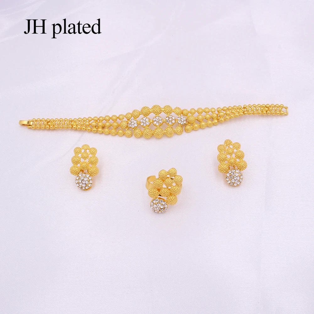 Комплект ювелирных изделий из колье серёг кольца и браслета | Украшения