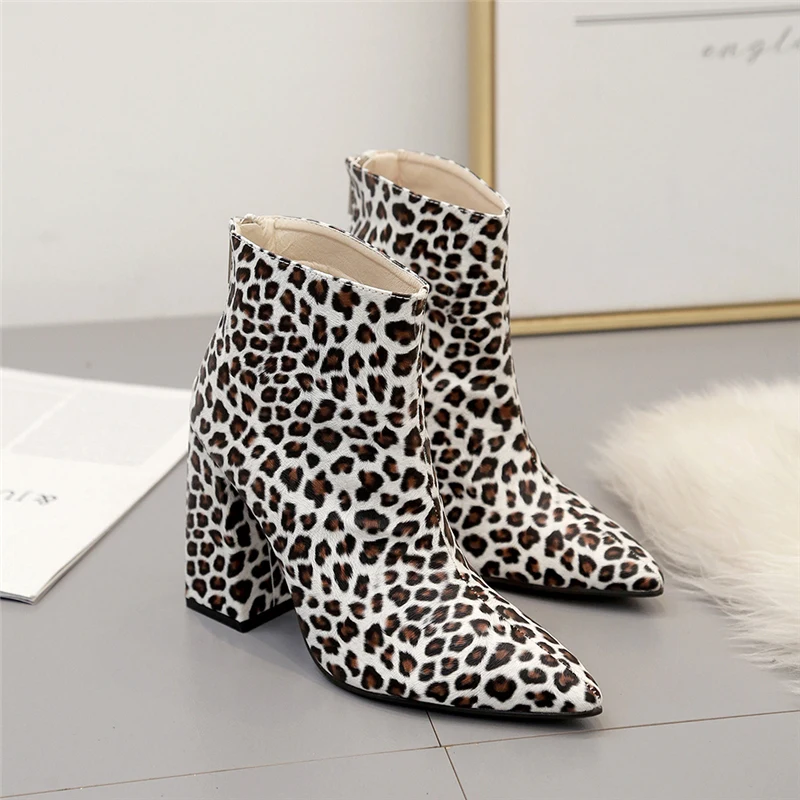 Новинка 2020 года ковбойские ботинки в ковбойском стиле женские кожаные с принтом