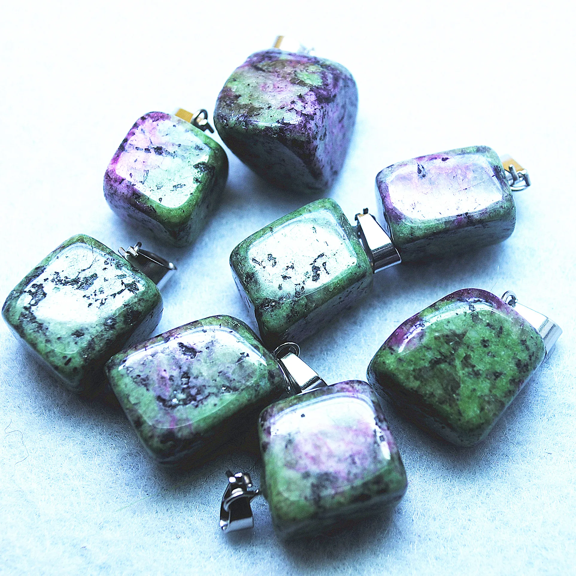 10 шт. Натуральная Зеленая и красная яшма подвески каменные чипы для милых женщин