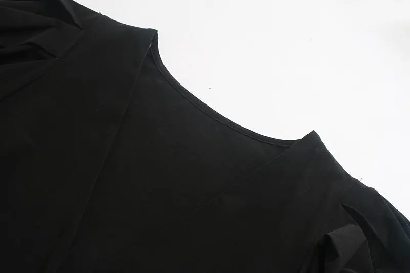 Женское винтажное платье с пышными рукавами черное повседневное облегающее