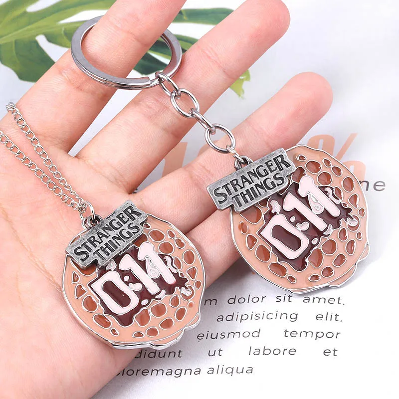 Брелок для ключей с надписью очень странные дела | Украшения и аксессуары