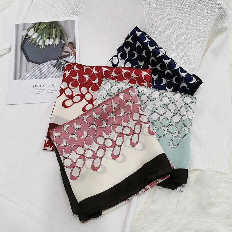 

Платок женский Шелковый, 70x70, атласный, квадратный, в горошек, 2020