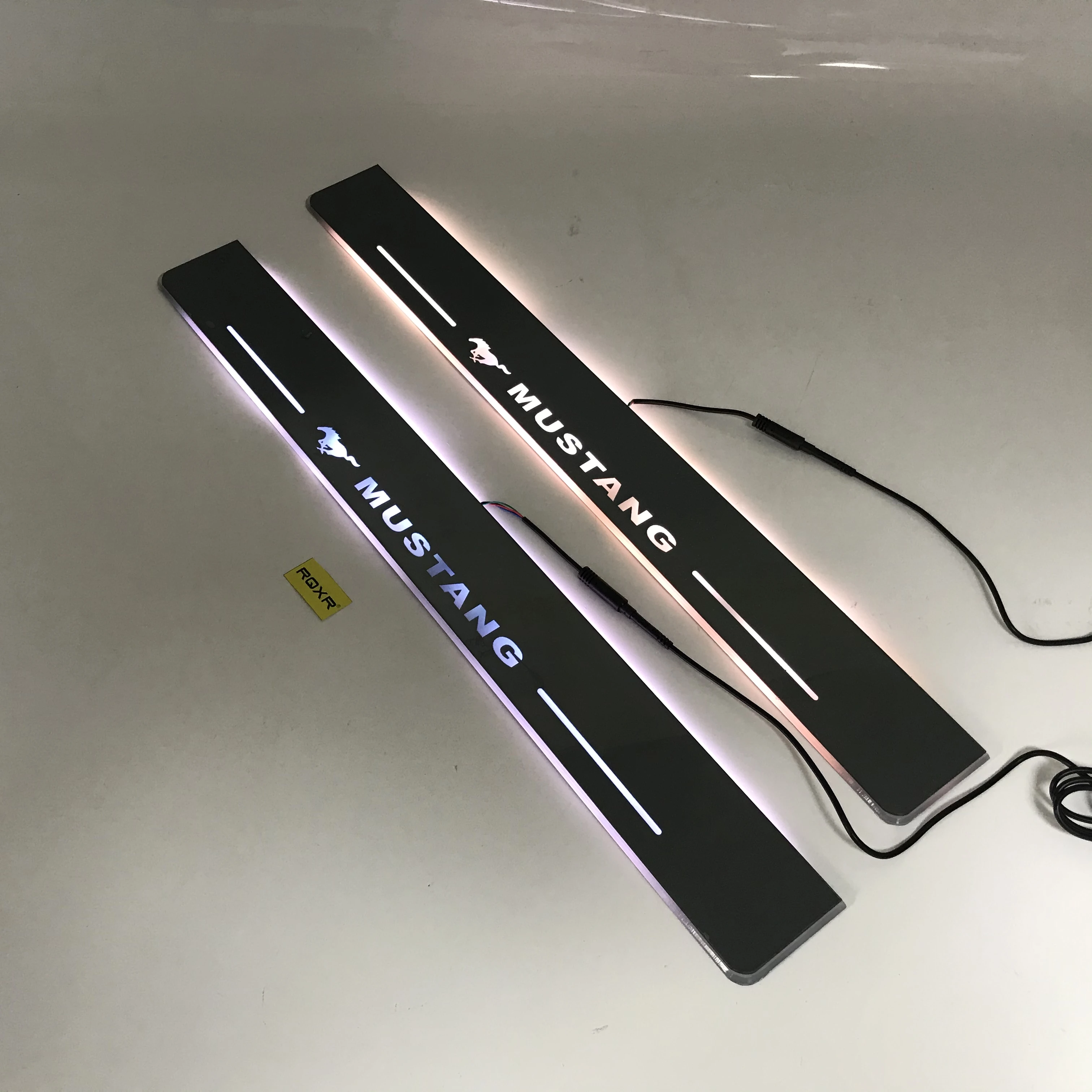 

RQXR led moving door scuff for ford mustang dynamic door sill plate flat lining overlay welcome flow/fixed light