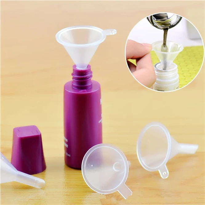 

200pcs wholesale Small Plastic For Perfume Diffuser Bottle High-quality Mini Liquid Oil Funnels Labs Creative tool