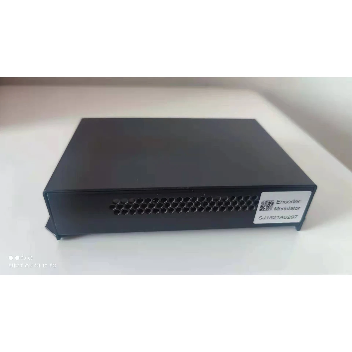 Одноканальный с высоким разрешением HDMI на RF (DVB T/C/ATSC/ISDB) кодирование и модуляция