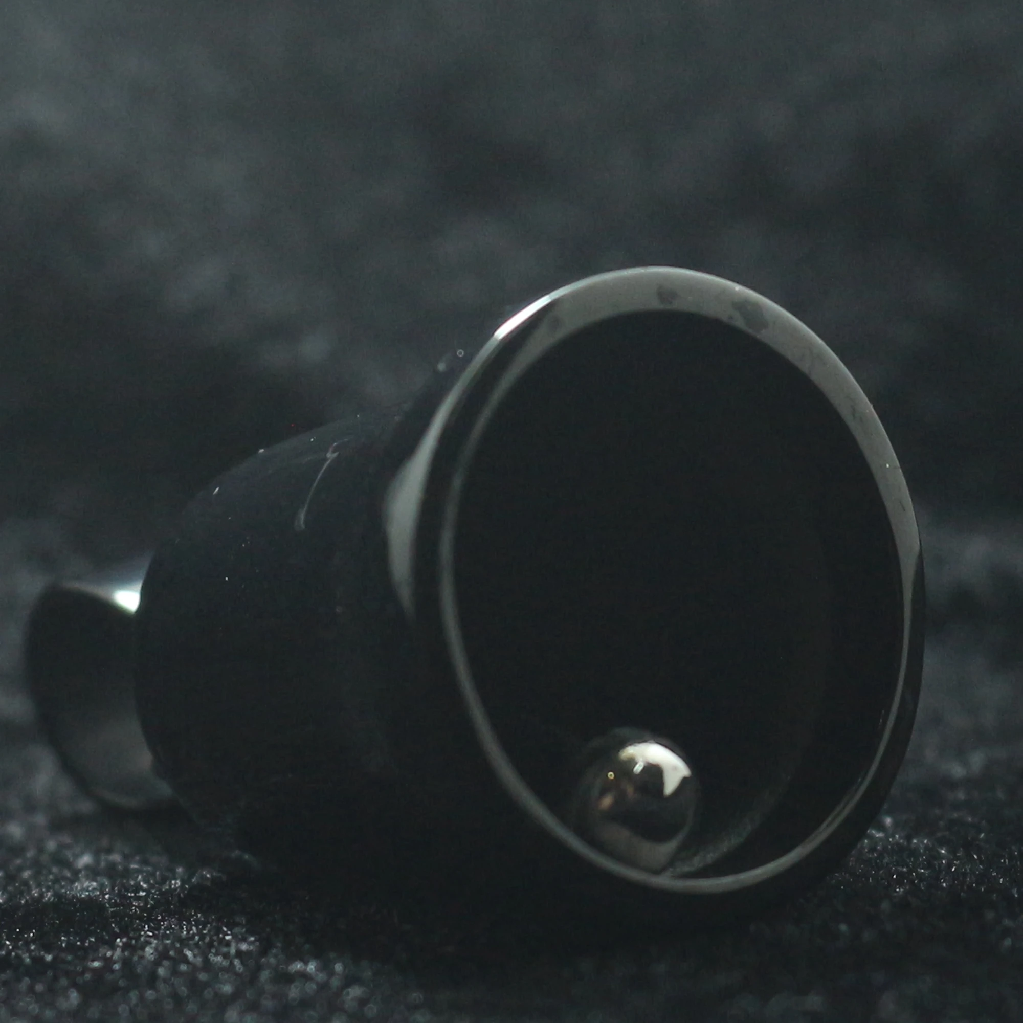 

Uniesex 316L Stainless Steel Vikings Black Bell Pendant
