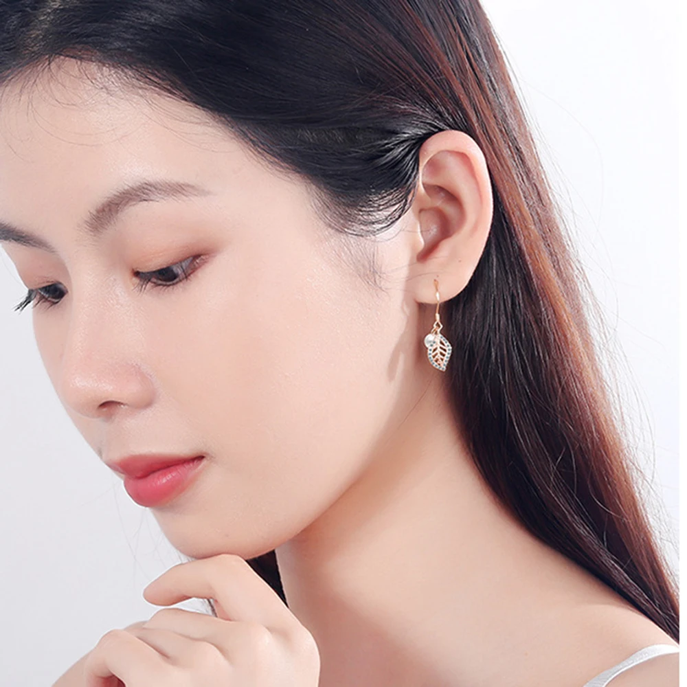

Golden leaf zircon pearl earrings new trendy earrings female temperament simple ladies earrings