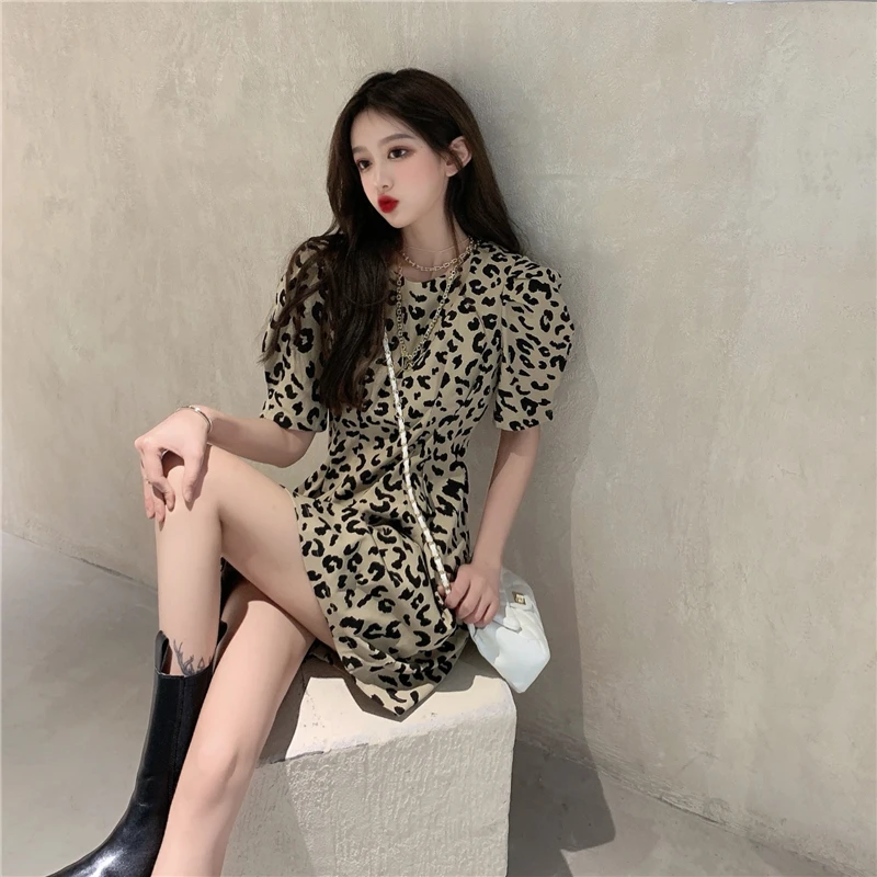 

COIGARSAM Vintage Women dress New Puff Sleeve High Waist Dresses Khaki Black Leopard Grain 2084