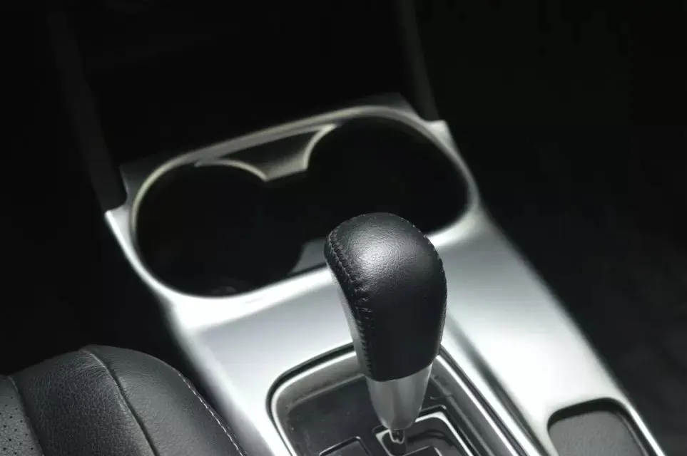 

ABS Chrome Gear Shift Panel Water Cup Cover Trim Console Decoration Strip 3D Sticker For Mitsubishi Outlander 2016 Car Styling