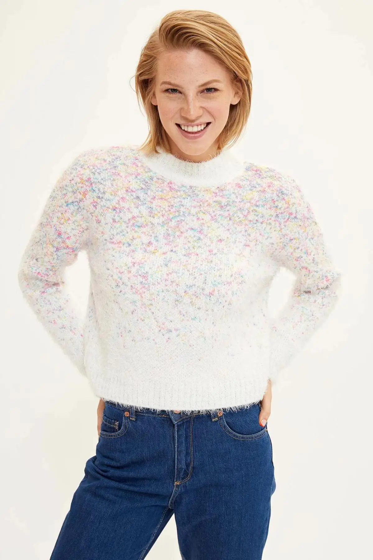 Фото Дефакто женский белый пуловер Красочные украшения для женщин с длинным рукавом
