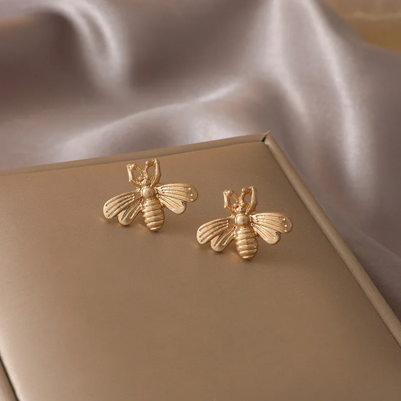 

South Korean personality contracted niche design earrings aesthetic temperament bees earrings