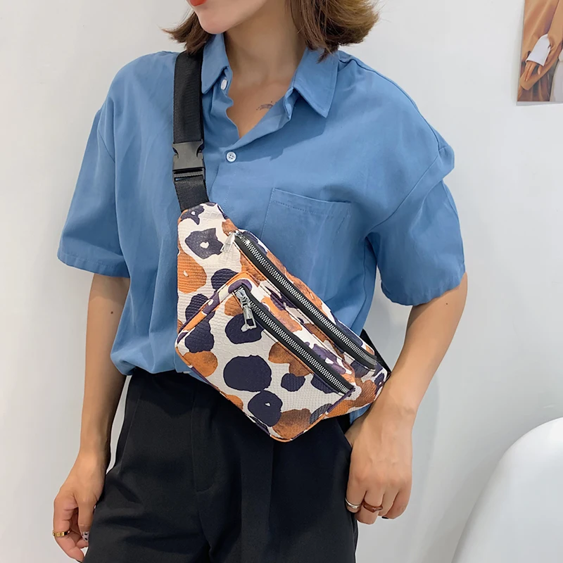 

Waist Bag Women’s Fanny Pack Retro Snake Pattern Belt Bags Banana Chest Bag Female PU Leather Shoulder Crossbody Bag Hip Package