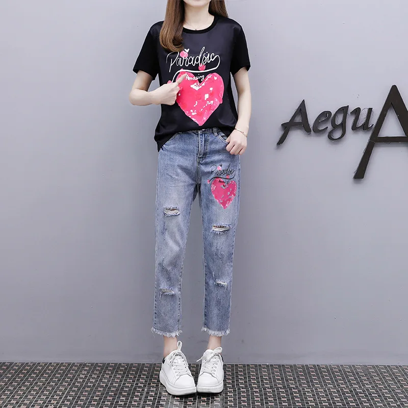 Женская футболка с коротким рукавом и джинсы дырками модный костюм из двух