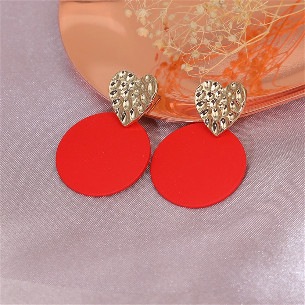 

New Autumn/winter Geometric Stud Earrings Heart Contracted Temperament Is The Red Circle Stud Earrings Women Earrings
