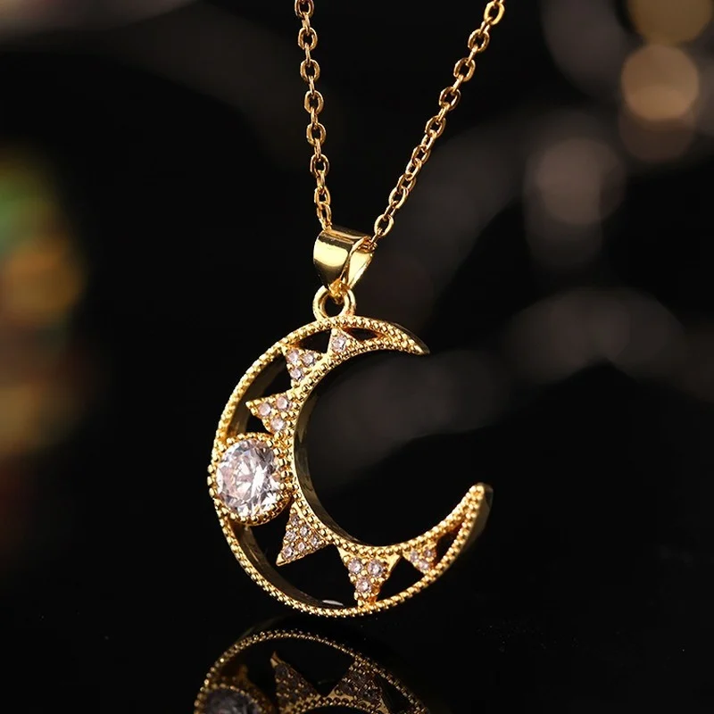 

7Rings Gold Diamond Moon Necklace for Women Designer Luxury Jewelry for Female Trendy Style Neck Chains for Girl Accessories