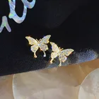 Серьги-гвоздики золотого цвета с кристаллами женские, милые Стразы с бабочками, без Имитация пирсинга на хрящевой ткани, подарки в Корейском стиле