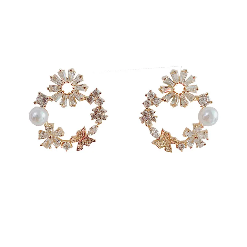 

2020 New Fahion Women's Earrings Delicate Round Flower Butterfly Earrings for Women Bijoux Korean Boucle Jewelry Gifts Wholesale