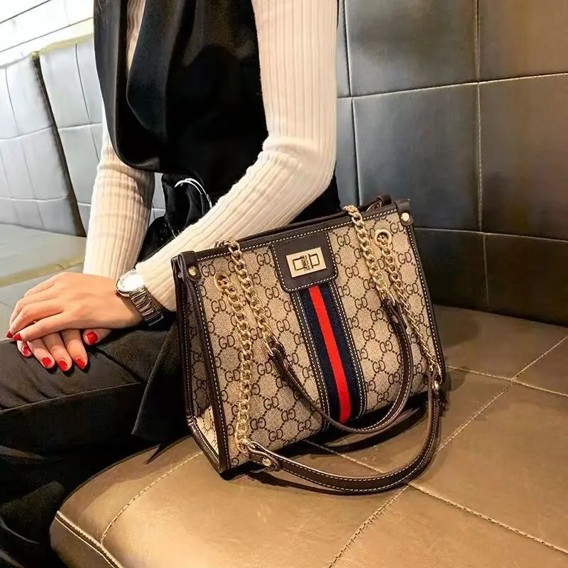 

2022 Female Bag New and Graceful Stylish Mass Fall Winter Fashion Chain Bag Hand-Carrying Big Shoulder Bag Crossbody Bags