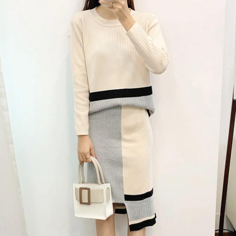 

Новинка 2021, Осенний вязаный комплект из 2 предметов, Свободный Топ с длинным рукавом и разноцветными вставками и модная облегающая юбка непр...