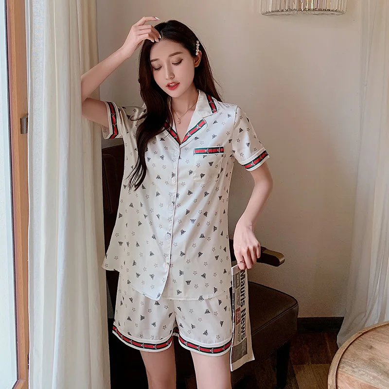 Пижама женская атласная с коротким рукавом и шортами | Женская одежда