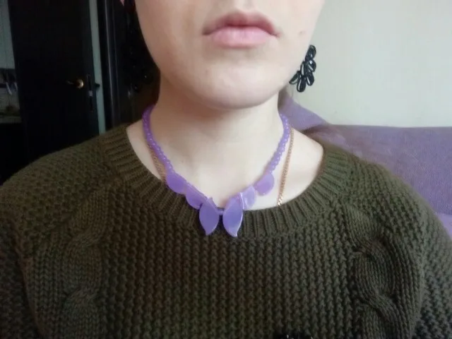 Ожерелье в форме листьев из искусственных бусин цвет сирень 18 дюймов Модные