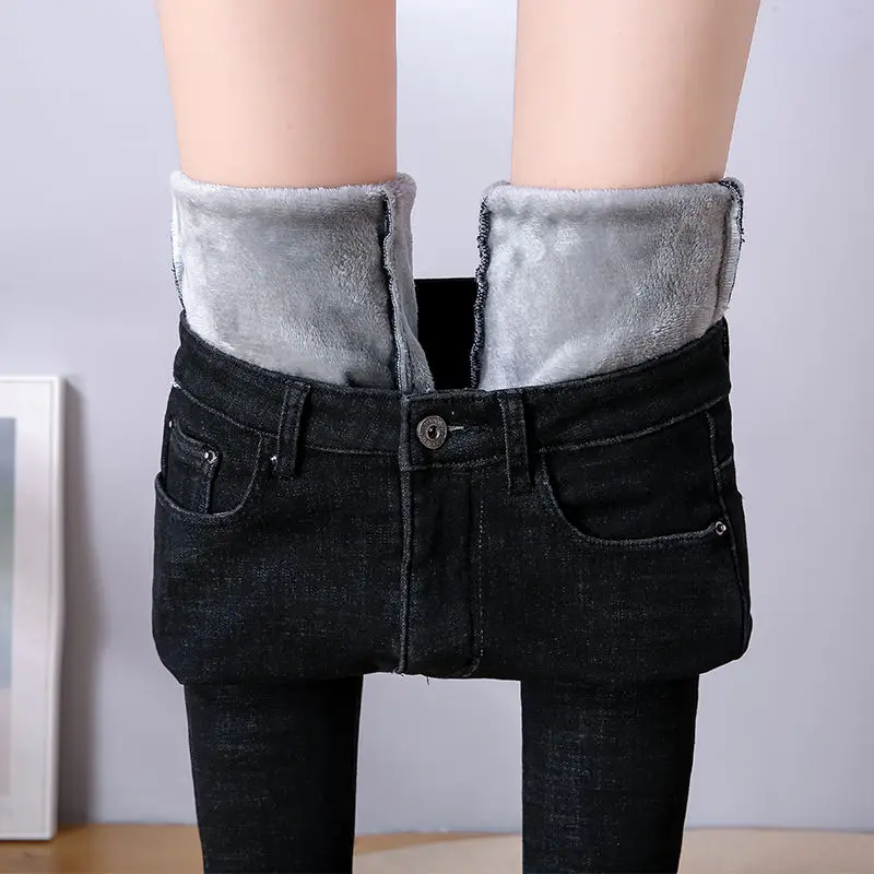 Зимние джинсы для женщин плотные вельветовые облегающие с золотистой флисовой