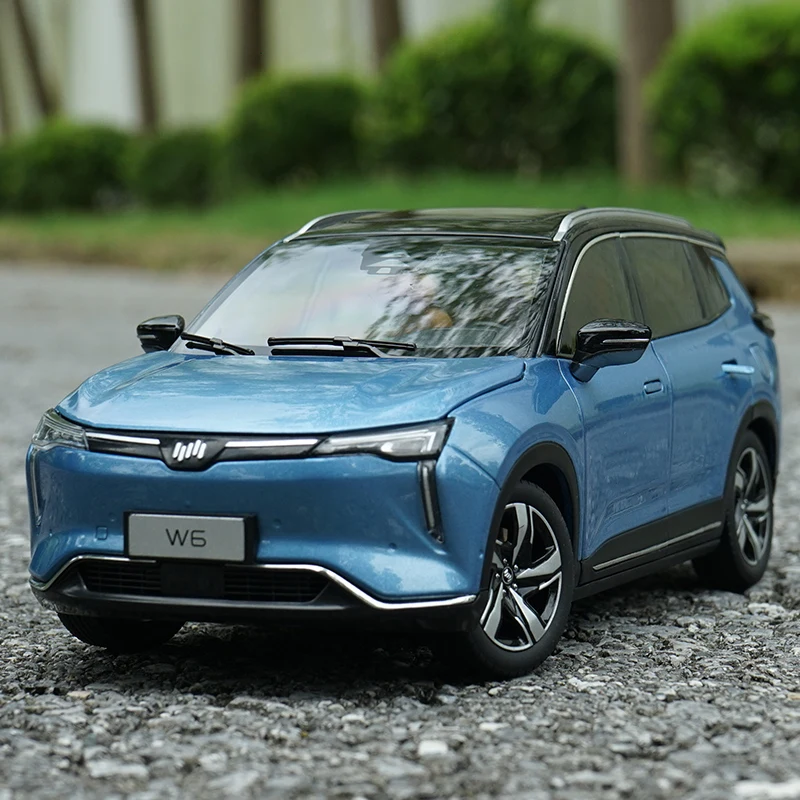 

Новая Коллекционная модель электромобиля Weimar W6, масштаб 1:18, имитация автомобиля из сплава, подарок на день рождения для мальчиков, украшени...