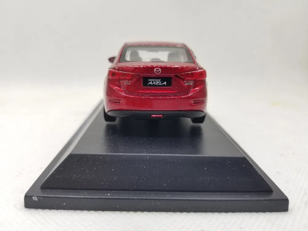 1:43 литая под давлением модель для Mazda 3 Axela Красный Седан сплав игрушечный автомобиль миниатюрная коллекция подарки Мазда 3