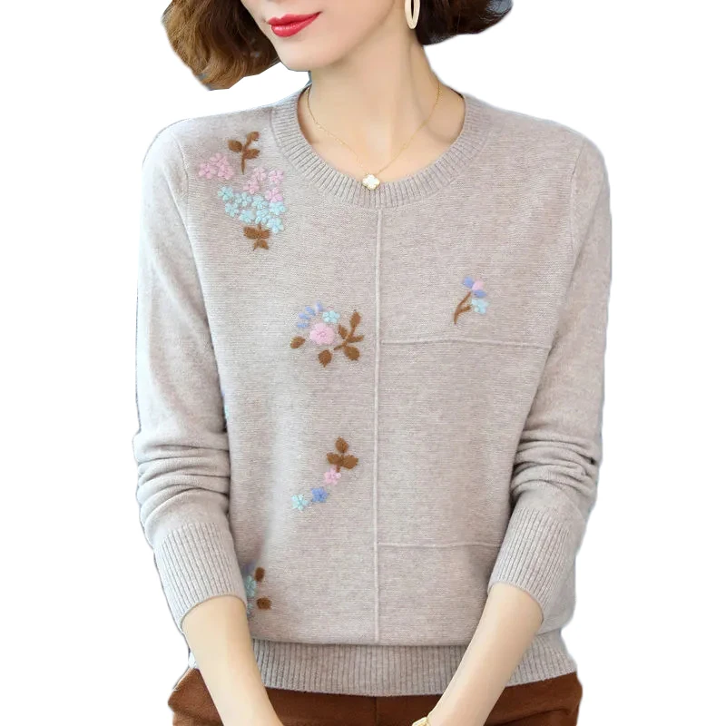 Свитер женский трикотажный с круглым вырезом и вышивкой для осени 2021 5XL W1494