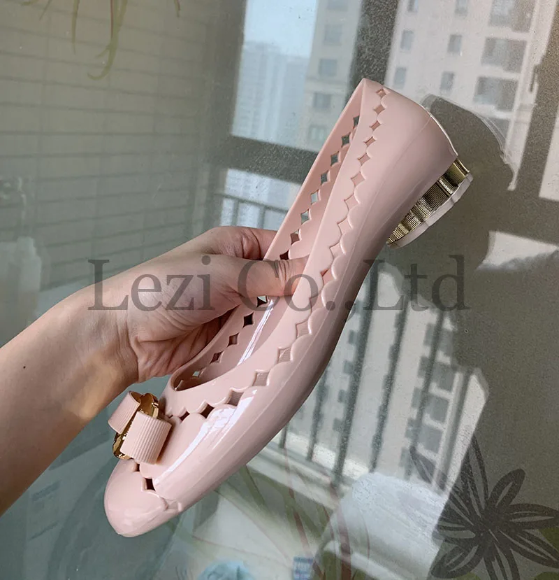 Women Dress Shoes Peach Peacock Flats Metal Drop Shipping Hollow Out Slip On Jelly Round Toe Bow Breathable Cute Patent Leather