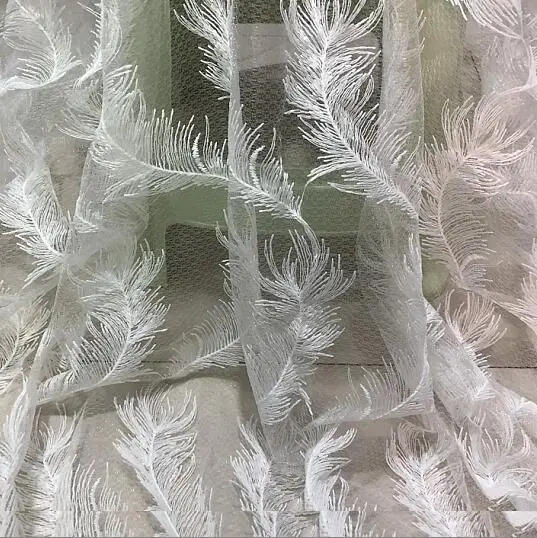 2 ярда Роскошная марлевая швейцарская вуаль кружевная ткань с вышивкой перьев