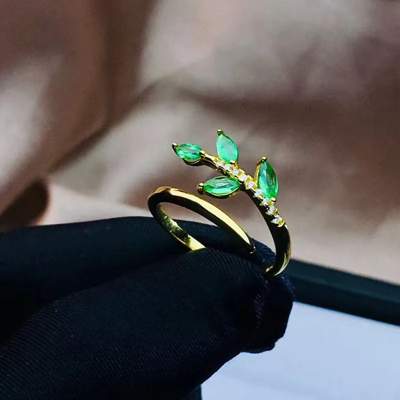 Простые элегантные изумрудные кольцо 18K желтое позолоченное с овальной вставкой