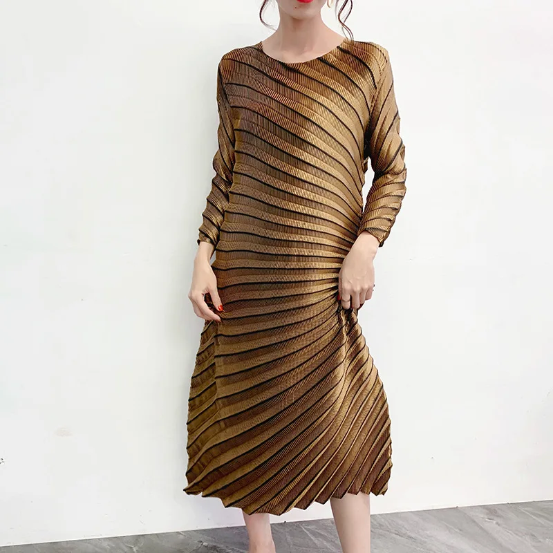 Женское плиссированное платье макси Miyake однотонное до середины икры с длинными