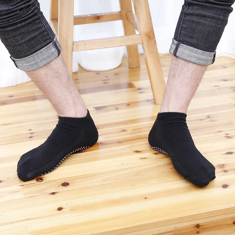 

4 Pairs Men Cotton Non-slip Yoga Socks with Grips Breathable Anti skid Socks Low Cut Sports Socks for Gym Fitness Ballet Pilates