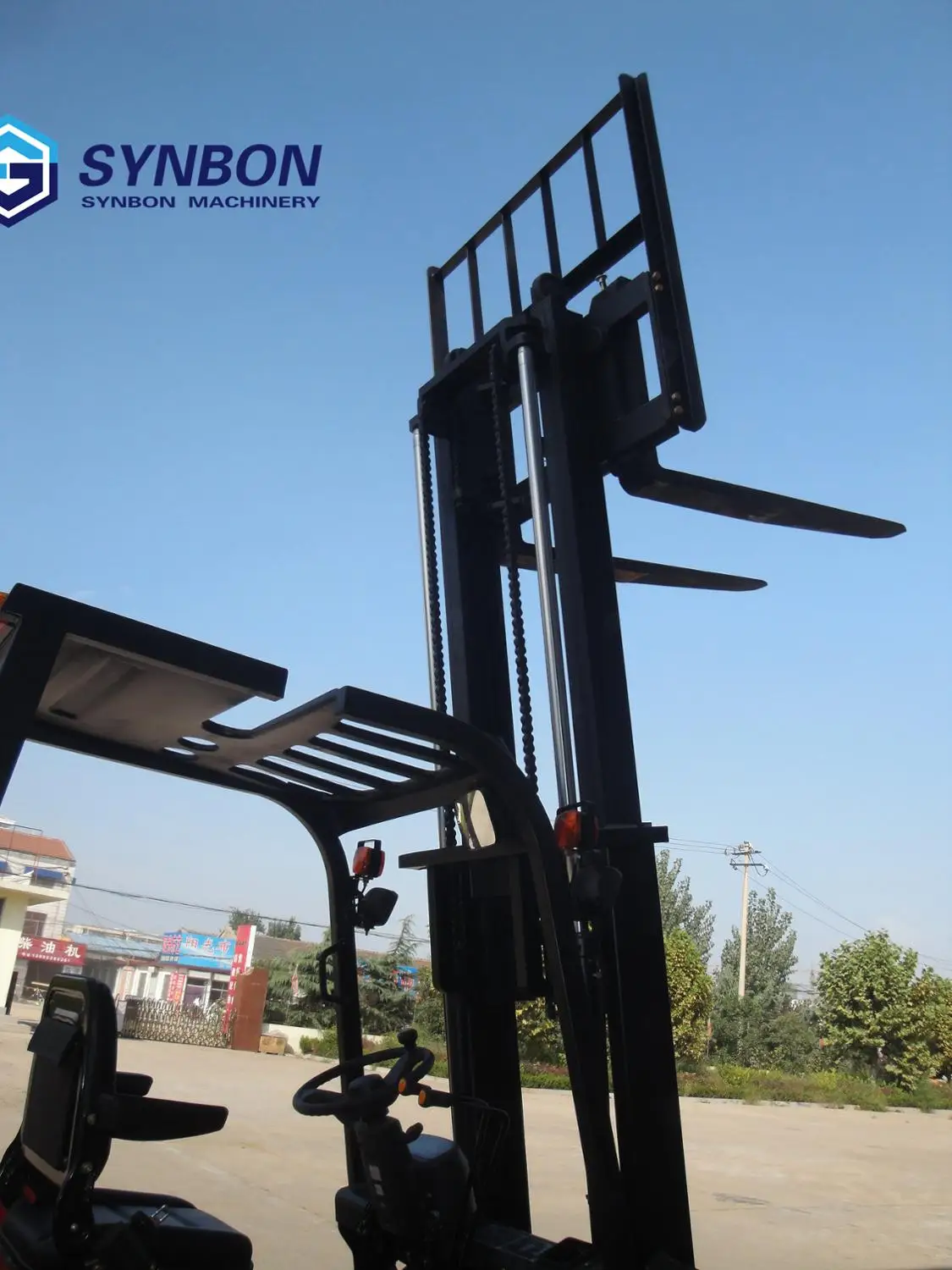 Рисунок 4 - Экономичный Электрический вилочный погрузчик SYNBON 1