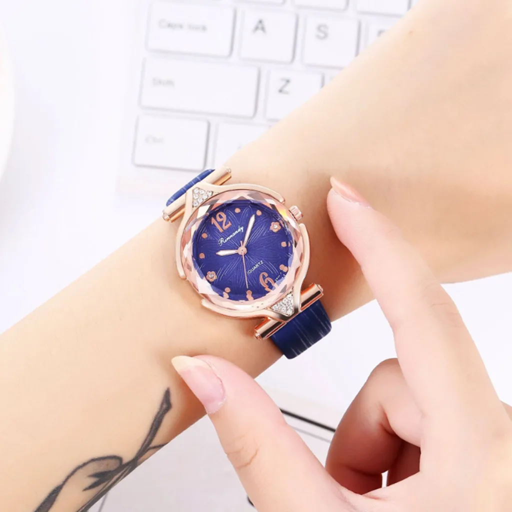 Модные женские часы с бриллиантовым циферблатом и 3D принтом повседневные