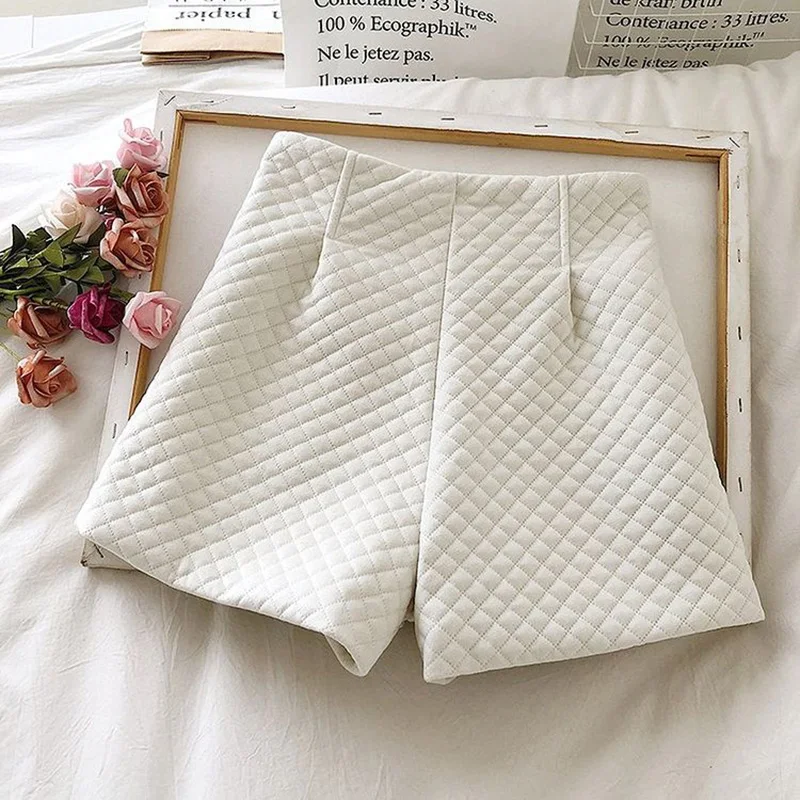 

2021 Fashion Front Zipper Solid Shorts Women Elegant Spring Argyle Simple Casual Short Women Loose High Waisted Shorts Ladies