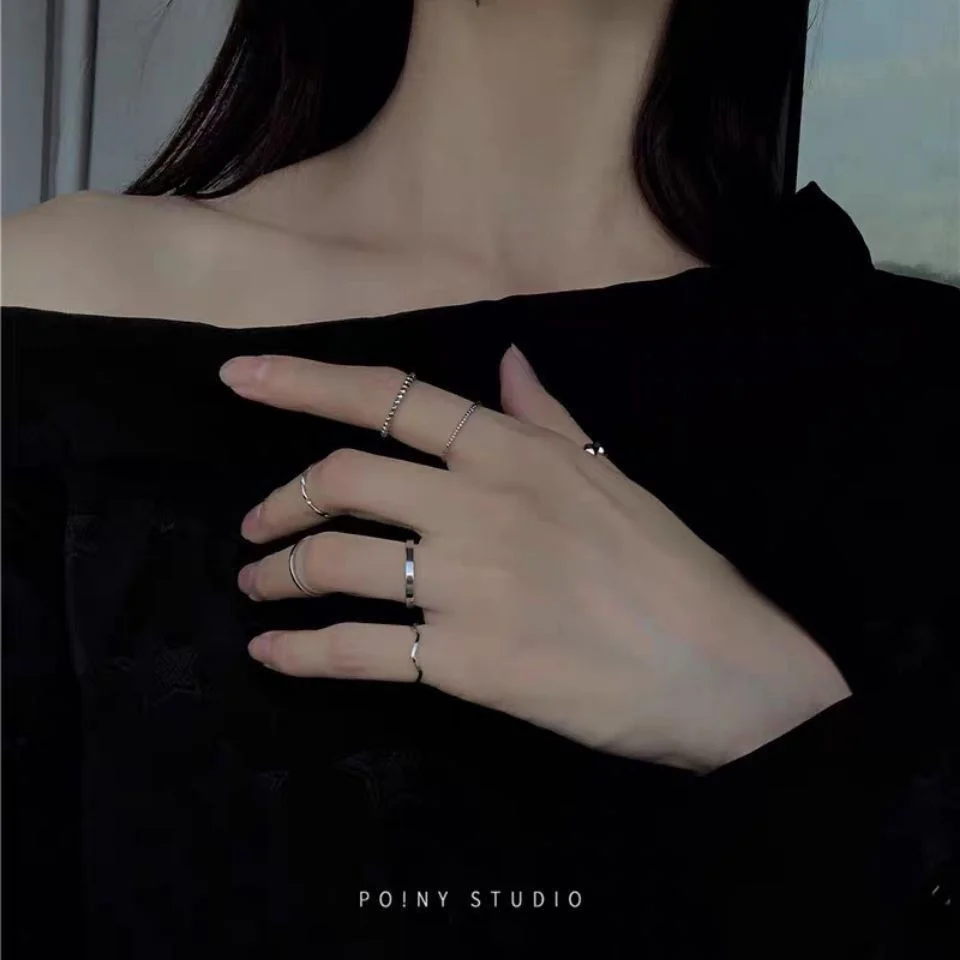 

Korean ins fashion cool wind retro ring female hip hop disco player essential punk ring personalized index finger ring