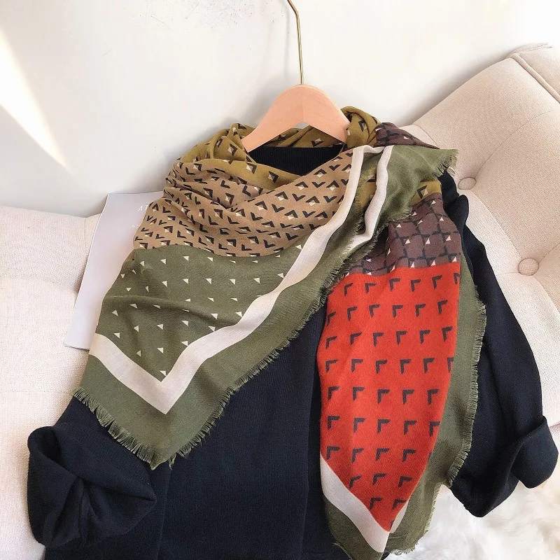 2019 Autumn Cotton Geometry Print Fringe Bandana Scarves Shawls Triangles Pattern Square Muffler Hijab Wrap10pcs/LOT Wholesale |