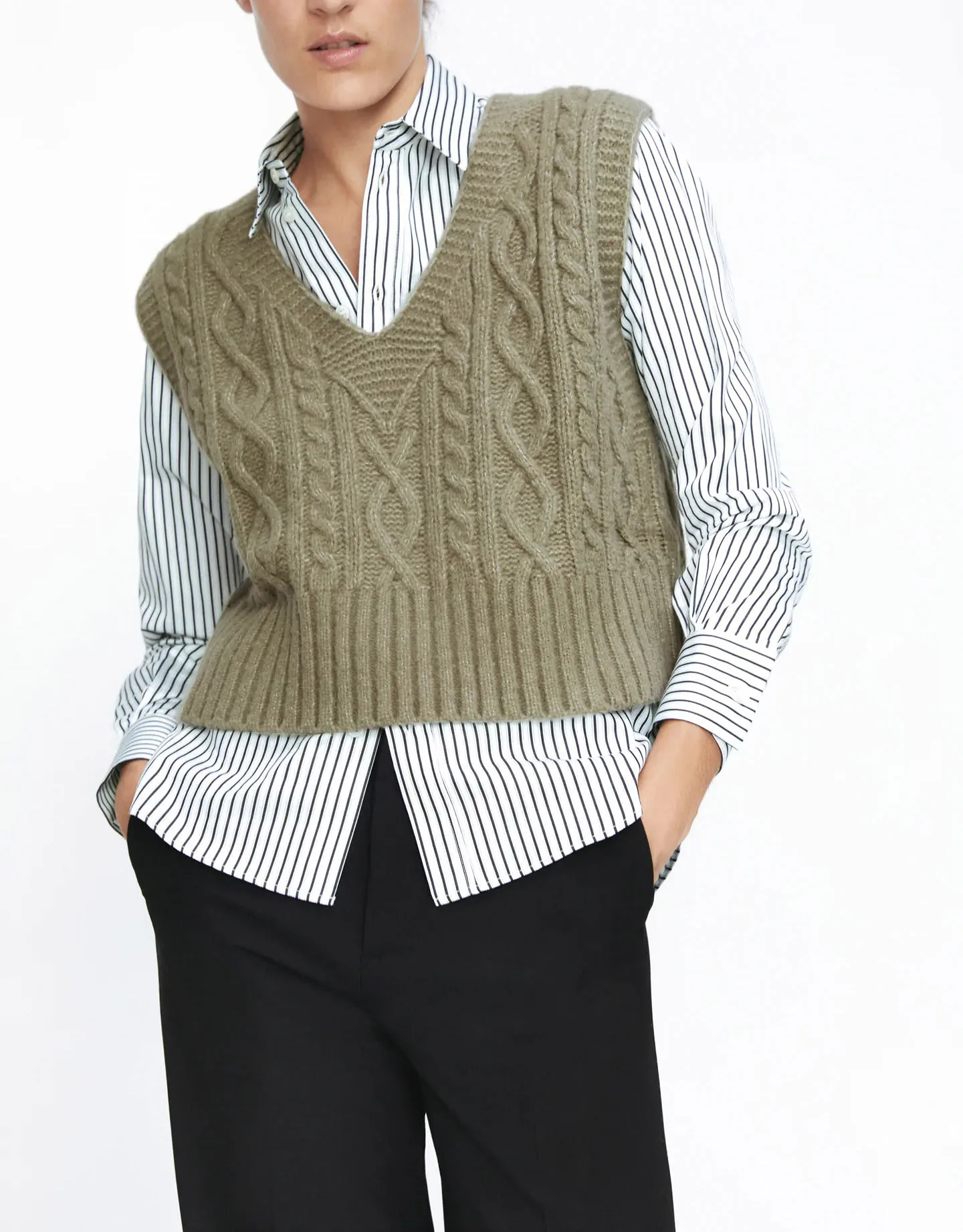 

Women Knitted Sweater Vest KALENMOS Sweet Turtleneck Floral Embroidery Sweater Vintage Sleeveless Waistcoat Harajuku Chic Tops