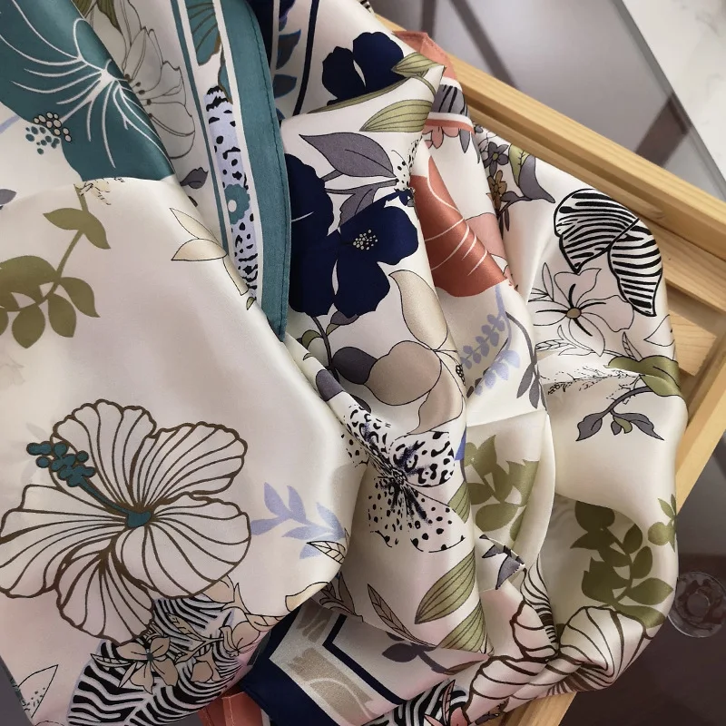 Женский Шелковый квадратный шарф из натурального материала размеры 53*53 см |