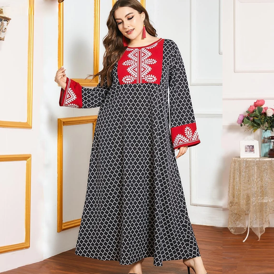 

2021 Muslim Large Size Fashion Stripe Heavy Industry Embroidery Checked Women's Temperament Splicing Long Sleeve Dress