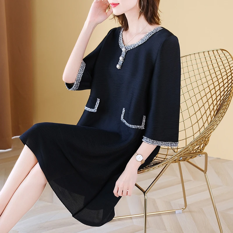 

Plus Size Dress Office Lady 2020 Autumn Women's New Patchwork Three Quarter Sleeve Loose Miyake Pleated Dress For Women 45-75kg