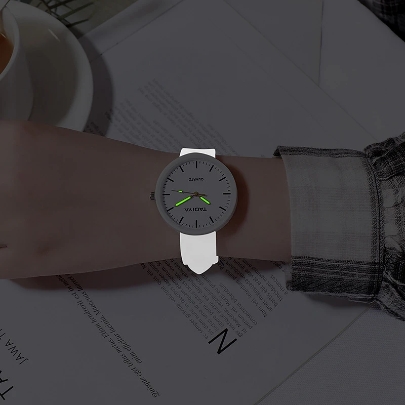 

Luminous Quartz Kids Watches Girls Creative Romantic Jelly Gifts Reloj Cute Silicone Band Unisex Fahion Students