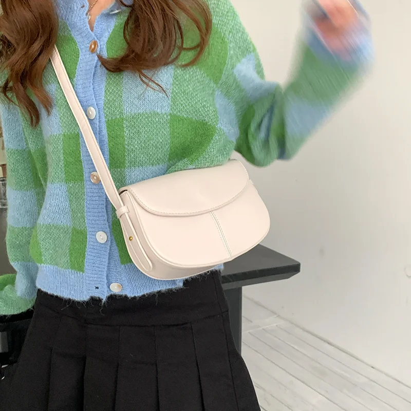 Черный темпераментный свитер кардиган сумка-седло через плечо Женская Корейская