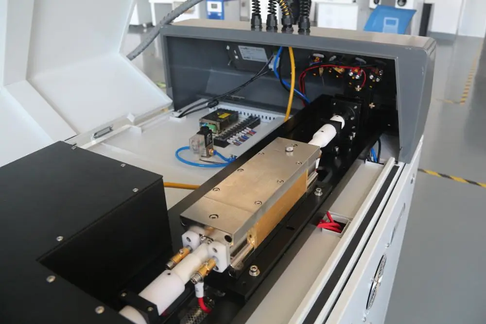 Ручной Волоконно лазерный сварочный аппарат для сварки металлических