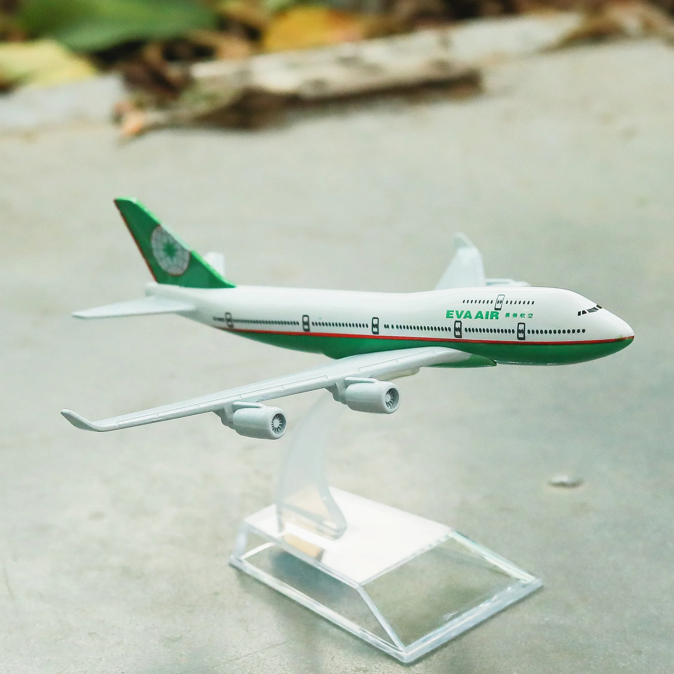 China Taiwan Eva Airways Boeing 747 Aircraft Alloy Diecast Model 15cm World Aviation Collectible Miniature Souvenir Ornament | Игрушки и